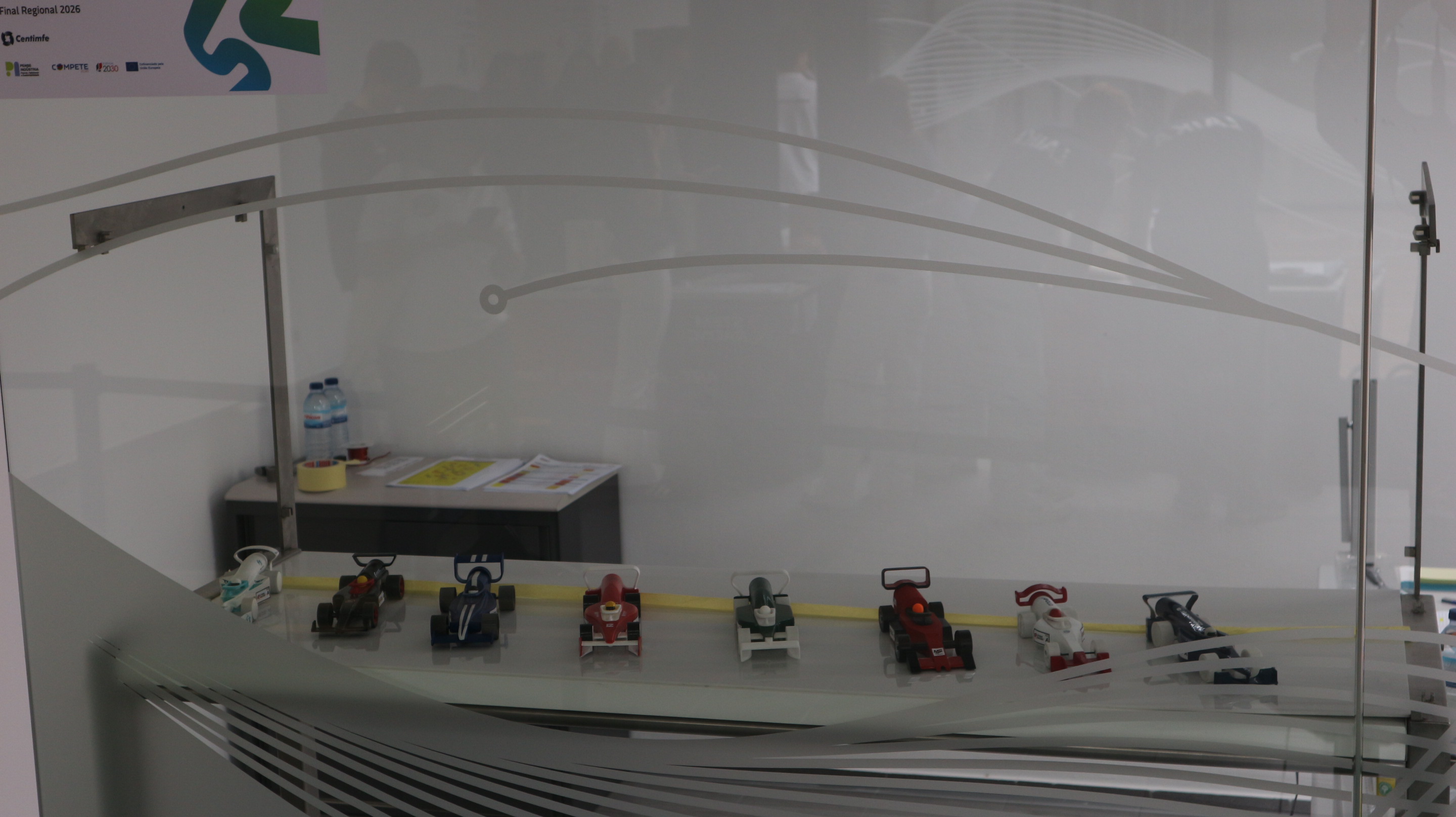 Mesa de exposição da Laika Racing na fase regional